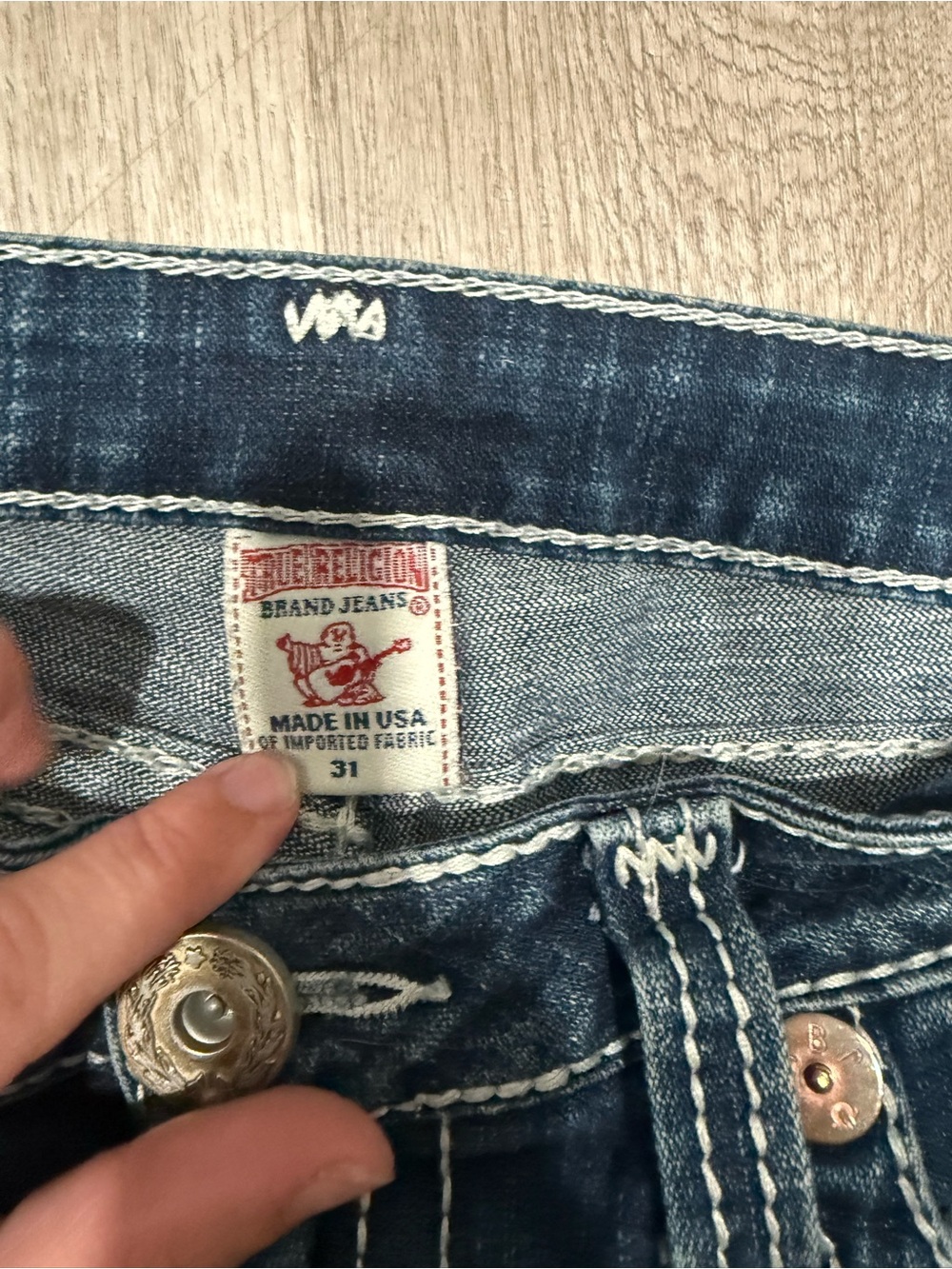 True Religion Women's low rise Boot Cut Jeans with Signature Pocket Stitching - Picture 3 of 4